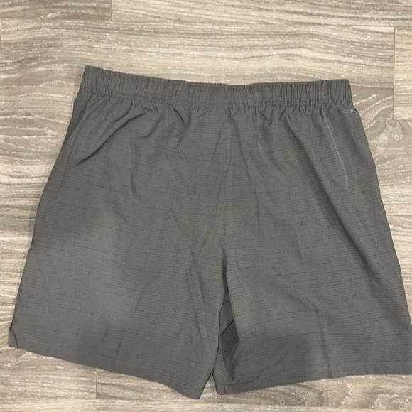 Alive running shorts. Size L. NWOT - Picture 4 of 4